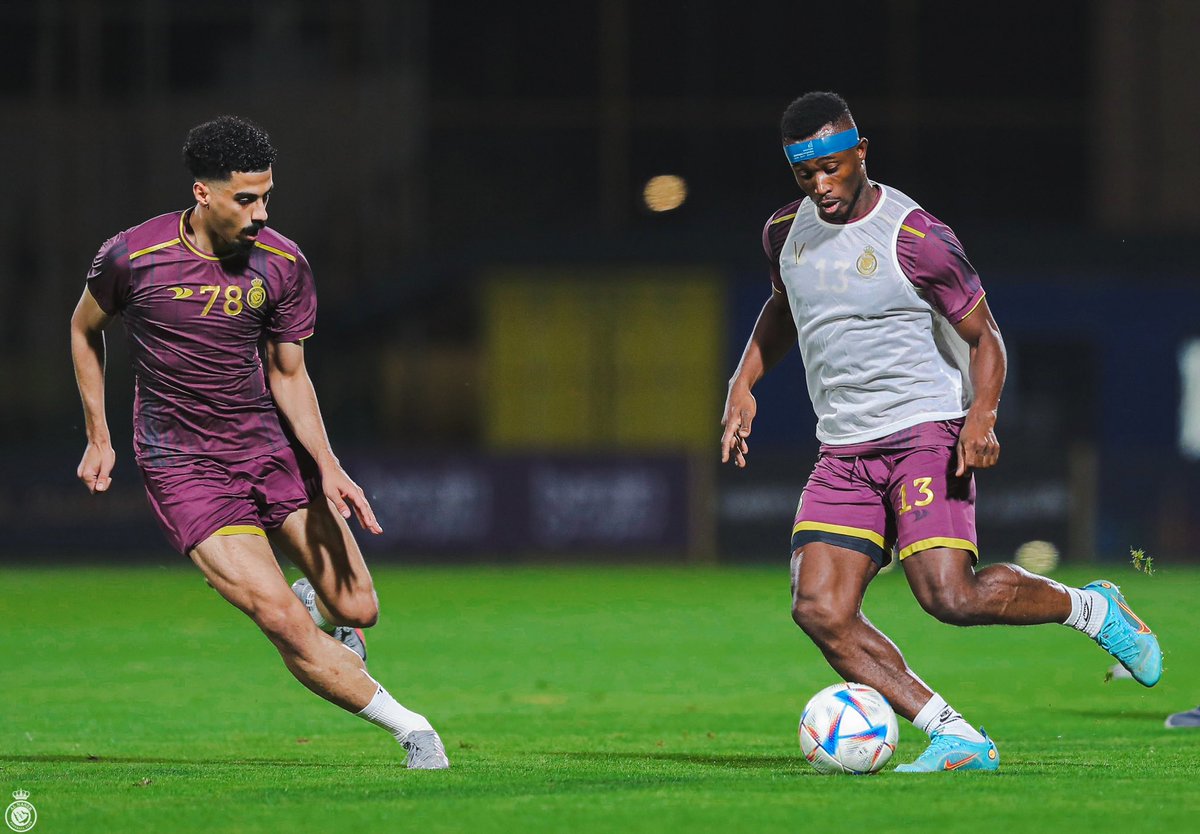 AlNassrFC_EN's tweet photo. ⚽️💛 https://t.co/5FbEkp2gir