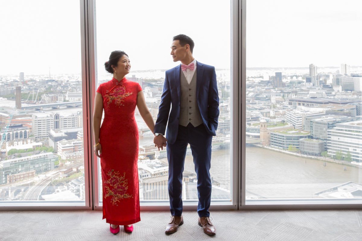 hannahlarkin's tweet image. Happy anniversary Lisa &amp;amp; Nick! I loved being able to capture both your Chinese tea ceremony &amp;amp; your church wedding x
❤️
#chinesewedding #londonwedding