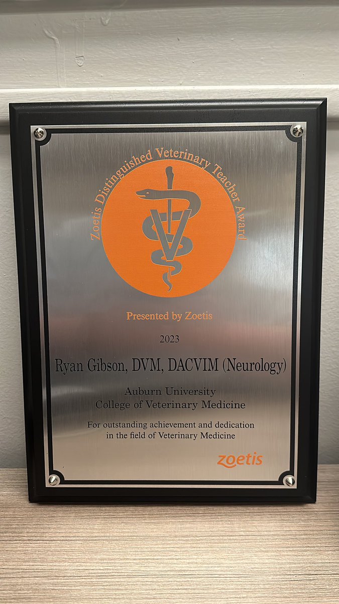 Thank you to all the students who nominated and selected me for this award! I cannot thank all the students, faculty, and staff enough for making my transition back into academia such a positive and wonderful experience! <a href="/AuburnVetMed/">Auburn University College of Veterinary Medicine</a> <a href="/AU_APPdept/">AuburnU_APPdept</a>