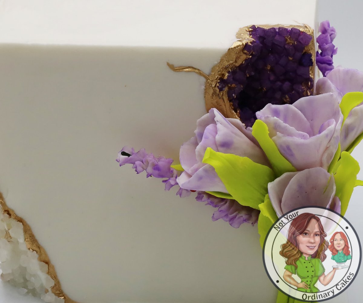 nyocakes's tweet photo. Gems and Geodes... what a uniquely beautiful cake. 
https://t.co/oMWZV9xiuT
#HoustonBakeryLife #bespoke #bakery  #notyourordinarycakes #nyocakes #sweetcake #weddingcake #amazingcakes #houstoncakes #gemstonecake #flowercake #geode #geodecake #gemstone https://t.co/WXhvQ47f7W