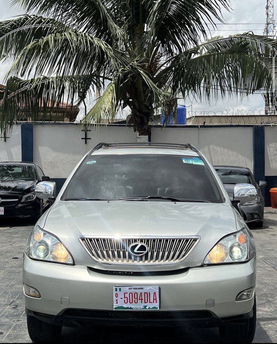 BuyLagosLtd's tweet photo. For Sale: Pre-Owned 2006 Lexus RX330

📍: Ikeja

Asking Price: 4.2m [Non Negotiable]

If interested, DM for Inspection or Call/Whatsapp; 0818 811 1105

- https://t.co/ZMsfKvD17B -

#BuyLagosLtd #BuyLagosLtdAutomobile #CarForSale #UsedCar #LexusRX330 https://t.co/7Fd482Dtfv
