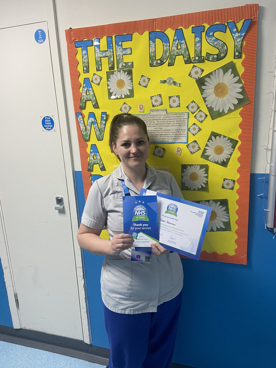 Lots of positivity today! Our amazing HCA Kate Kennison has received her 10 years in service award today🥇🏆 well done Katie and thank you for your dedication to the ward and the children xx