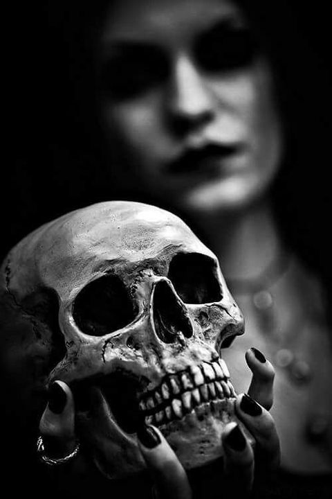 Stephan15066859's tweet photo. Two happy lovers have no end or death,
are born and die as many times as they live,
they are eternal as is nature. https://t.co/b7ERAepqk8