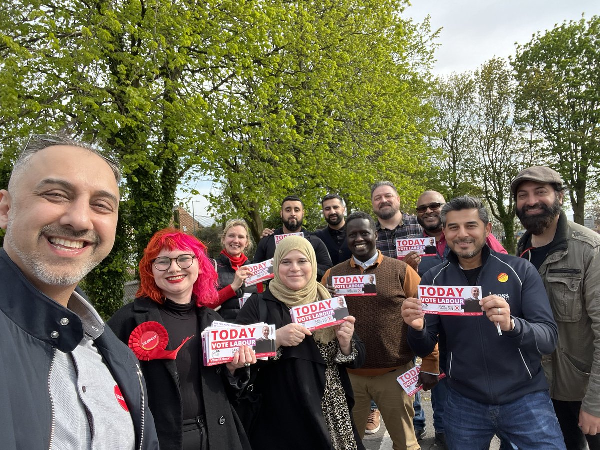 Lots of support today across #Ancoats & #Beswick for our Labour candidate @MajidDarAB If you’ve not returned your postal ballot - return it in person tomorrow at your polling place between 7am and 10pm. 🌹