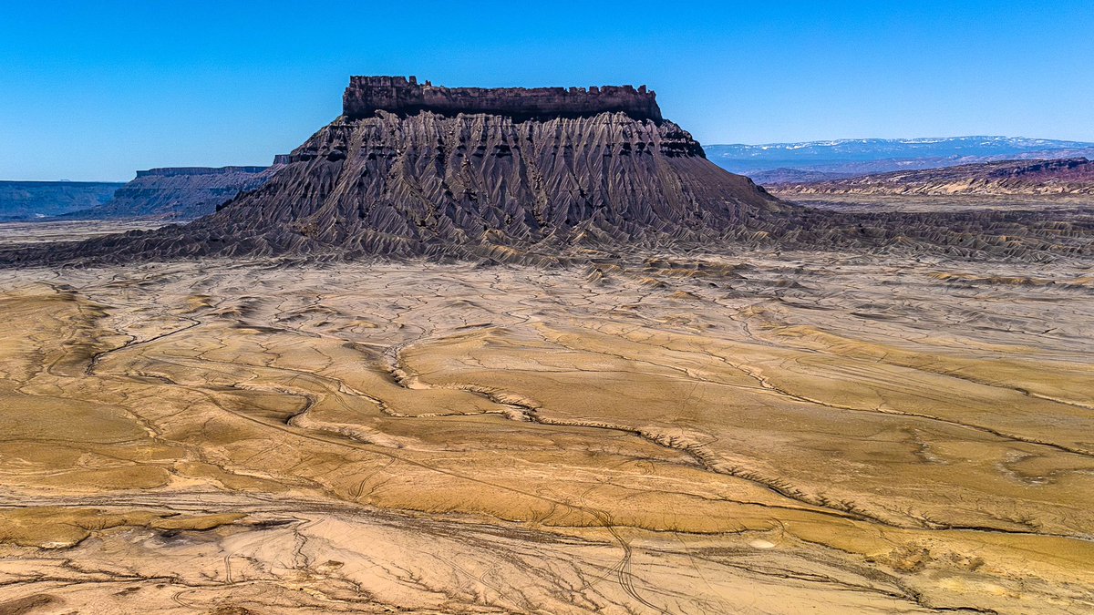 DesertRatSGU's tweet photo. Factory Butte - Utah https://t.co/SgUyldtCcl