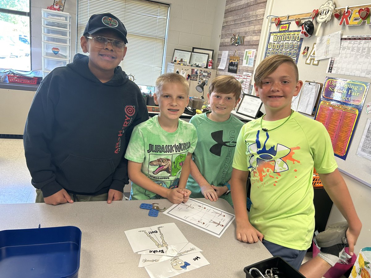 h_j_russ's tweet photo. 5th grade @rches_pirates review body systems with BreakoutEdu. They were awesome thinkers, team mates and lockstars! @BurkeCoSchools #allinbcps https://t.co/jGSJvhLFnl