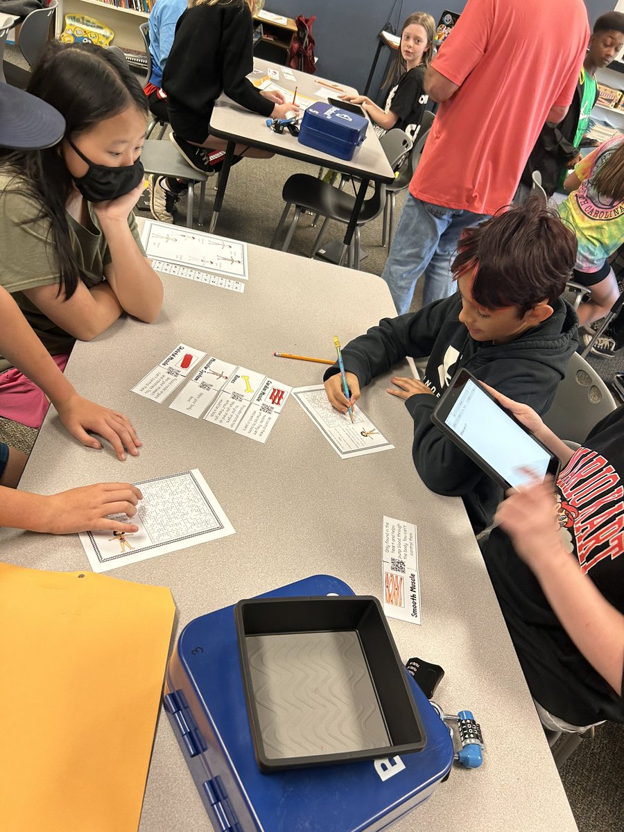 h_j_russ's tweet photo. 5th grade @rches_pirates review body systems with BreakoutEdu. They were awesome thinkers, team mates and lockstars! @BurkeCoSchools #allinbcps https://t.co/jGSJvhLFnl