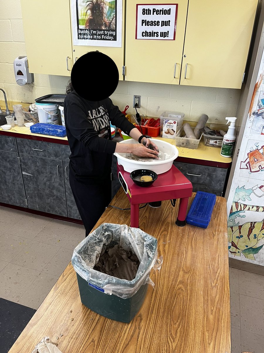 ECHSArts's tweet photo. My students live the new pottery wheel #thefashionfoundation #highschoolart #ceramics https://t.co/4NGHAa5fLR