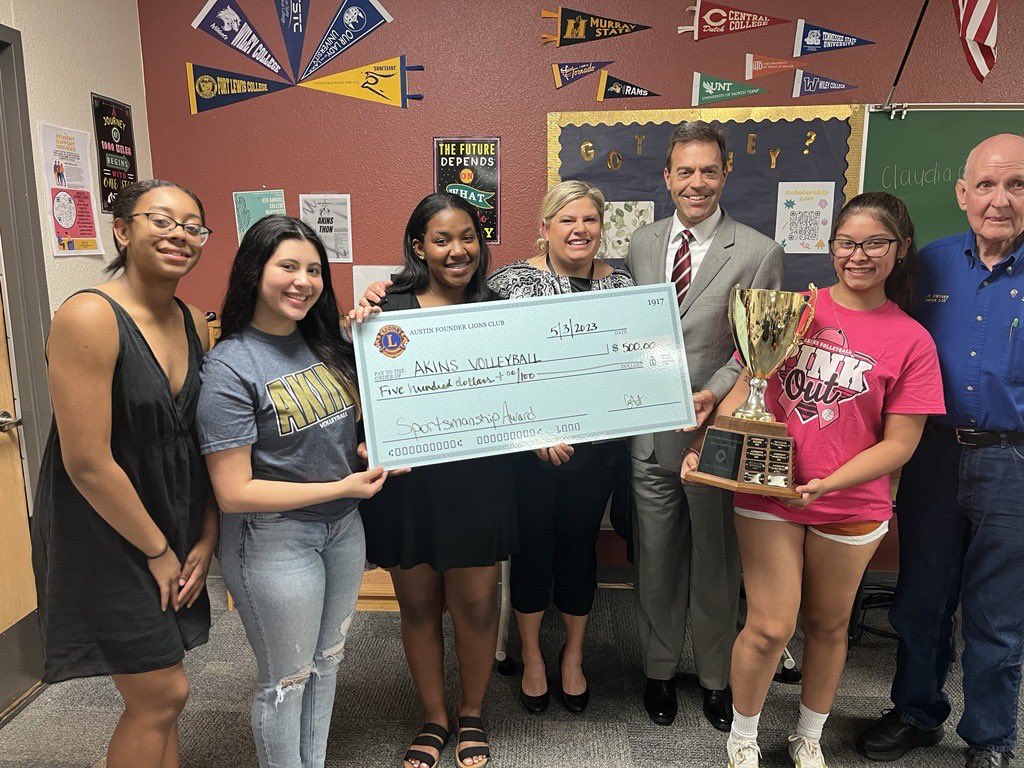 Congratulations the @AkinsVolleyball program for receiving the Austin Founder Lions Club Sportsmanship Award. This is a huge honor for our coaches, athletes and community! @AkinsAISD @AISDAthletics @AustinISD