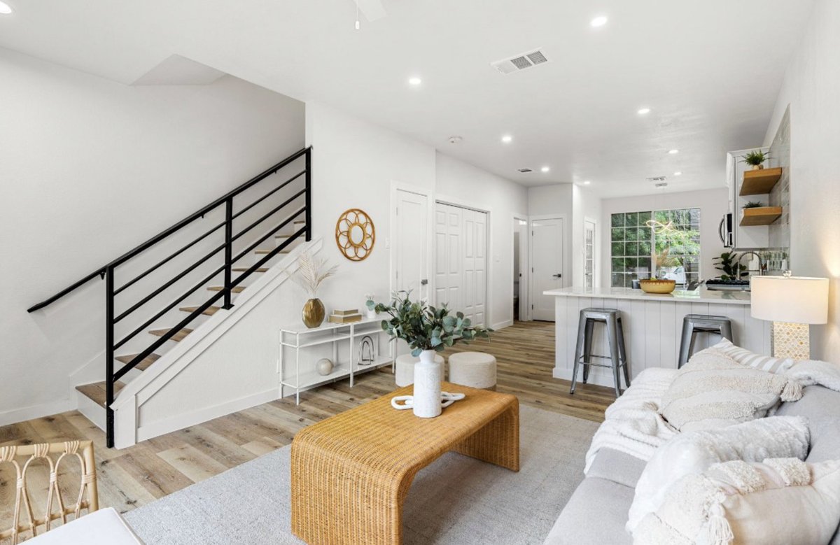 TexasLandGuy's tweet photo. Though we prefer to lasso land deals these days, it’s still a guilty pleasure to see some before/afters.

Here’s a beauty of condo we just listed in NW Austin! https://t.co/wafnm1Tcas