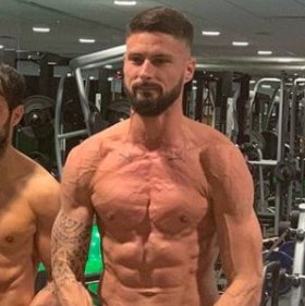 TheBLEMAR's tweet photo. Name me a footballer that can PHYSICALLY dominate in all sports. I'll start with mine.
Olivier Giroud. https://t.co/cwUDfVWEfH