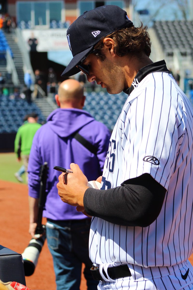 GHayesBlog's tweet image. #yankees #mlb #baseball #newyork #newyorkyankees #redsox #dodgers #sports #yankeestadium #beisbol #nyyankees #nyy #mlbtheshow #yankeesbaseball #bronxbombers #homerun #aaronjudge #mets #nyc #baseballlife #mlbnews #pinstripepride #baseballcards #bronx #lasmayores #worldseries