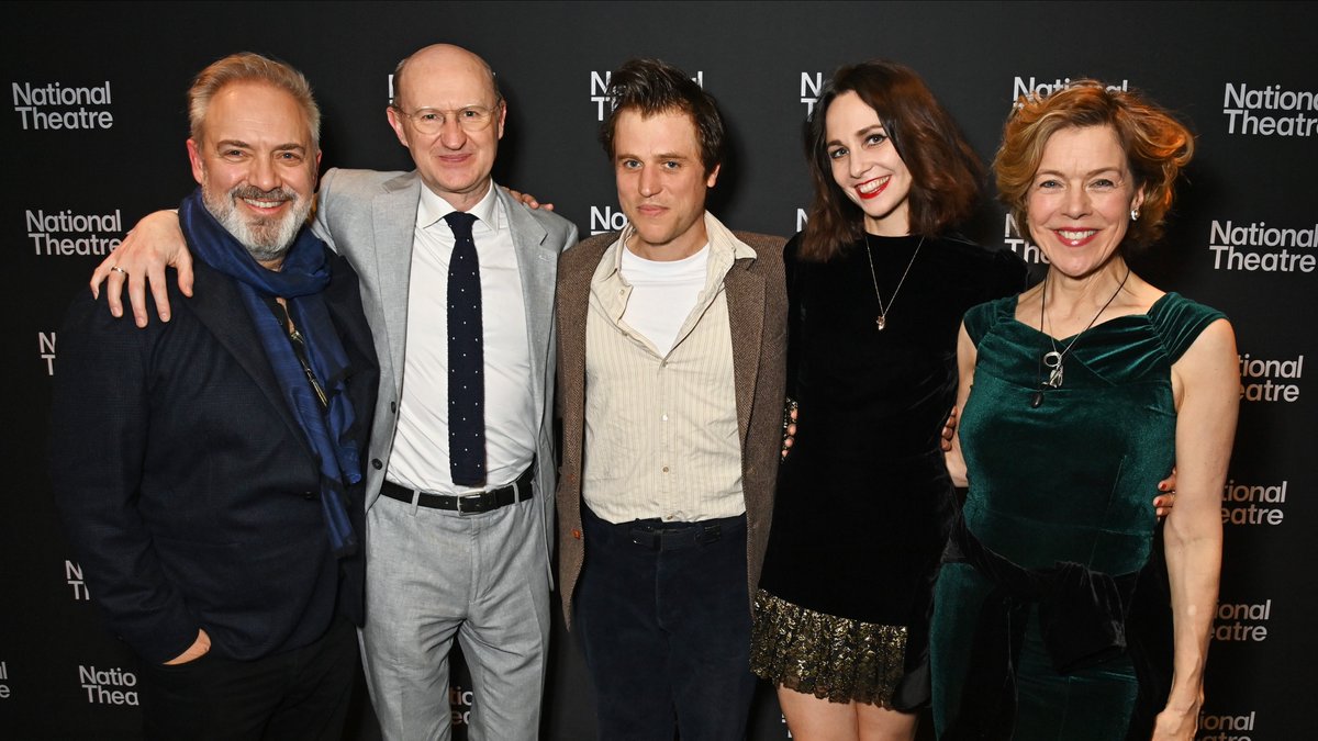 NationalTheatre's tweet photo. What a night 🤩

Big congrats to the cast and crew of #TheMotiveAndTheCue for such a fantastic night. https://t.co/4TYCmAmhek