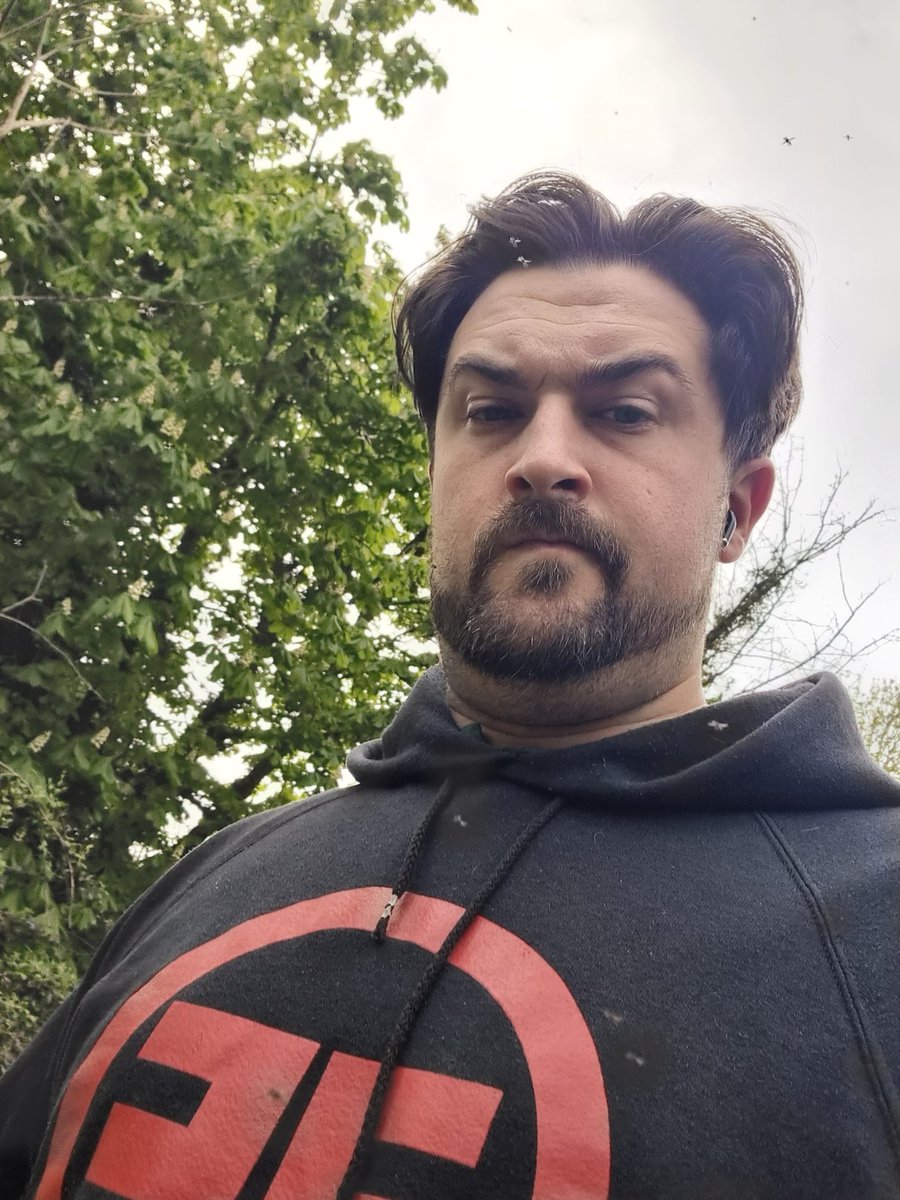 PoshRambo's tweet photo. Work done, chill time with the fam. 

Then its another night of R6 Siege shithousery! King or whiffy aim is back to siege baby... May even attempt ranked 🤯

Live from 8pm! Only on @kick 

Multi stream maybe this weekend 

#LeadThePack
#LetsRollOut https://t.co/GqrmnZ17oc