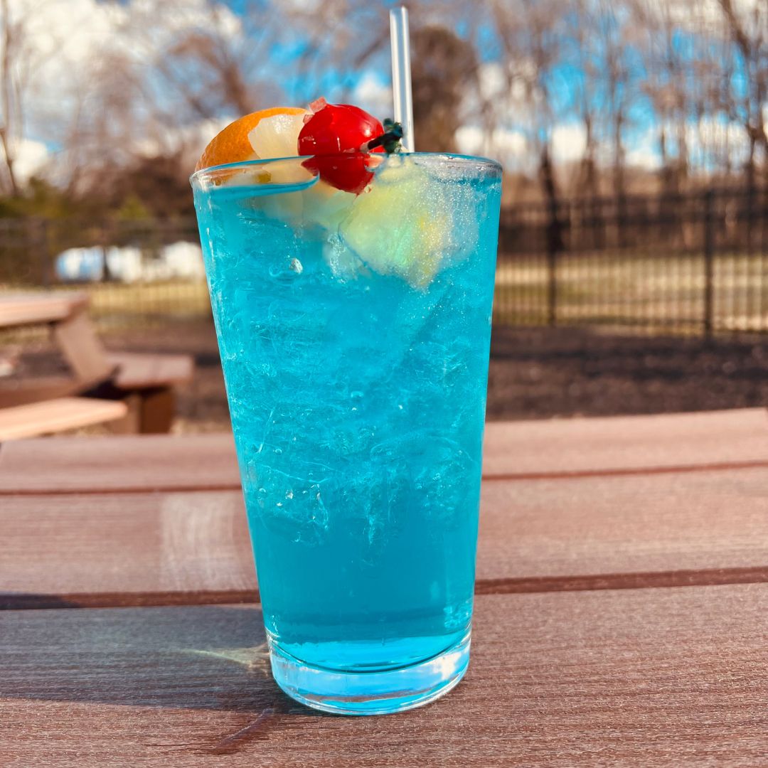 northside_29's tweet photo. Tag a friend who you'd like to enjoy drinks with on our patio soon🍹 https://t.co/4ctP8DWcxo