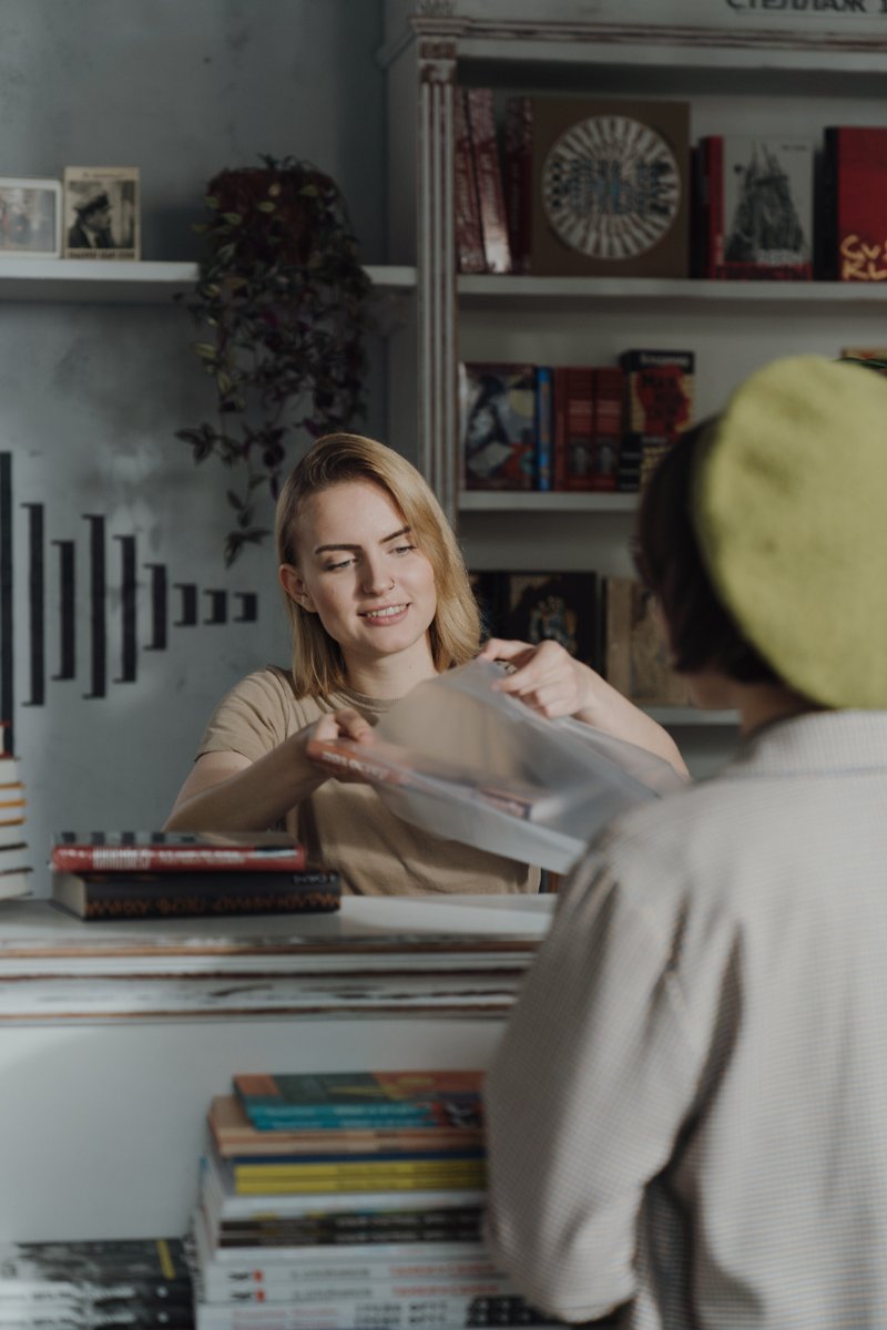 ClowidApp's tweet photo. Knowing your customer and understanding their needs and wants is essential for any business. Whether you are selling products or services, it is crucial to have a deep understanding of your target audience to develop effective marketing strategies and build a loyal customer base. https://t.co/54R7VK4Kyr