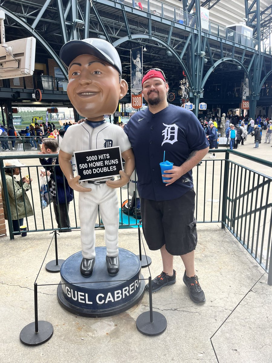 SJR059's tweet photo. #RepDetroit https://t.co/tjllhUSihP