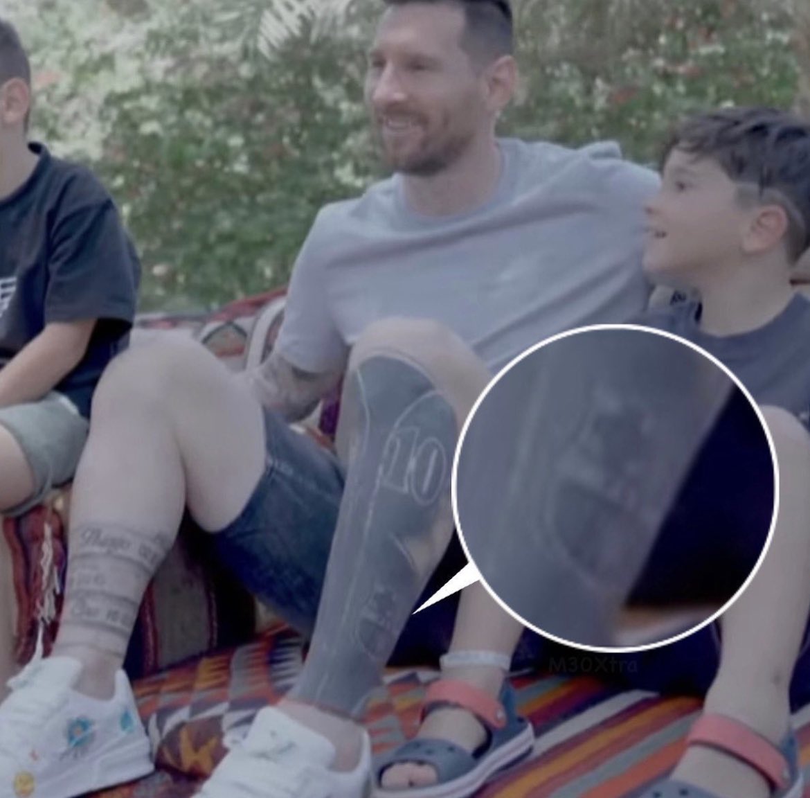CuentaCule's tweet photo. 👀Atentos al nuevo tatuaje de Messi👀 https://t.co/pU6GH32VR3