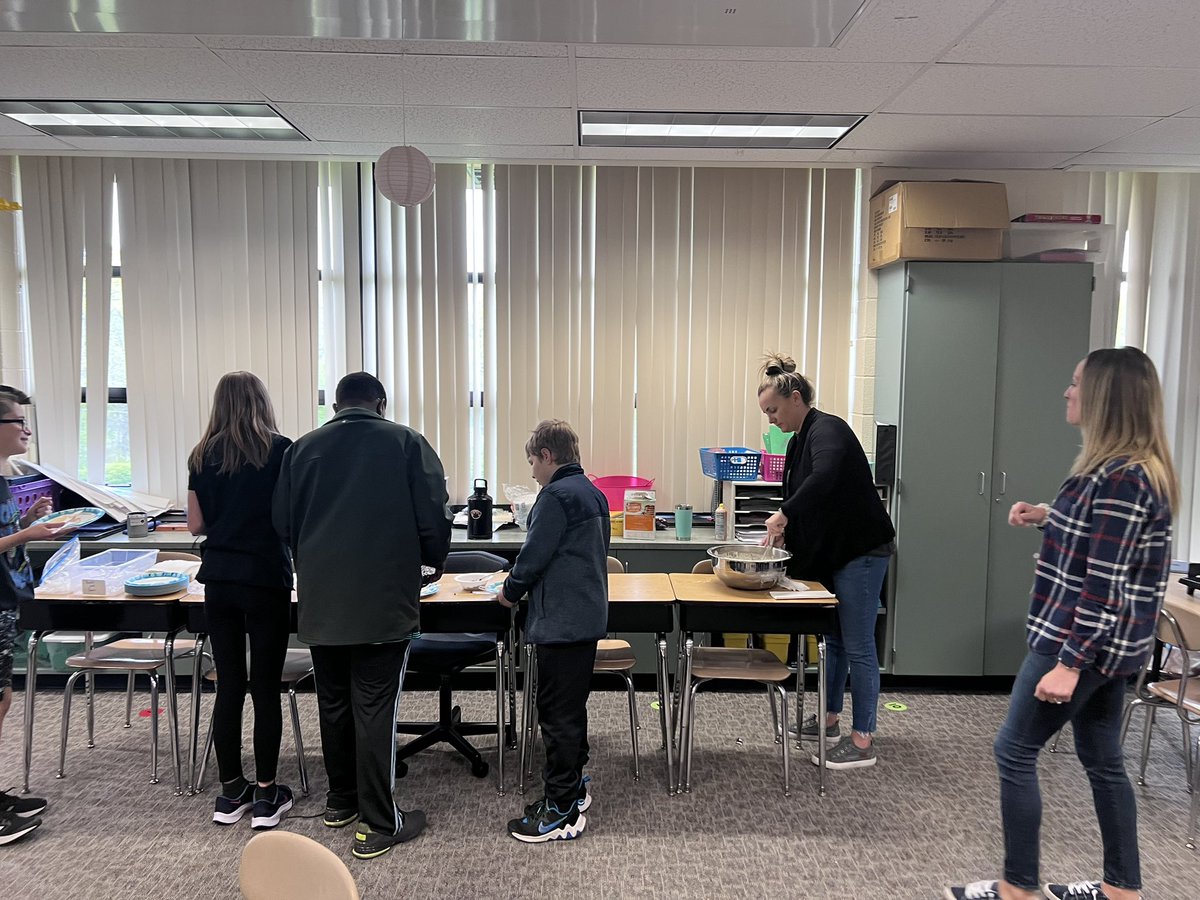 Hard work is rewarded in our class!  Pancake breakfast for Mrs. Cramer’s and Mrs. Seibert’s 5th grade for doing their absolute best on the PSSAs!!! #moorepride #kkidpride <a href="/MooreElemSchool/">Moore Elem School</a>