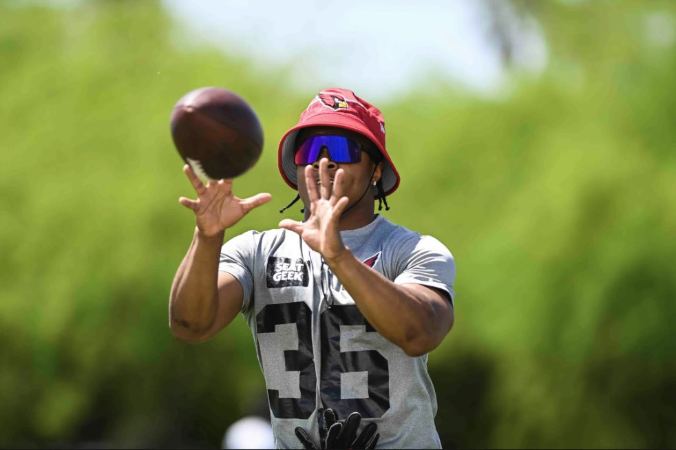 FootballHanford's tweet photo. 𝙅𝙪𝙅𝙪 𝙖𝙥𝙥𝙧𝙚𝙘𝙞𝙖𝙩𝙞𝙤𝙣 𝙥𝙤𝙨𝙩! 😃 https://t.co/U1WfDv0KDH