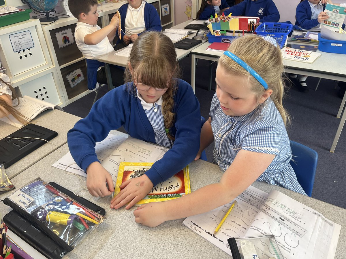 PCPPenguins's tweet image. Today we compared measurements in centimetres. We worked in partners to measure the length of a book. We then found who had the longest and shortest book. Then we compared their lengths. We found out how much longer or shorter a book was compared to another book. #pcpmaths
