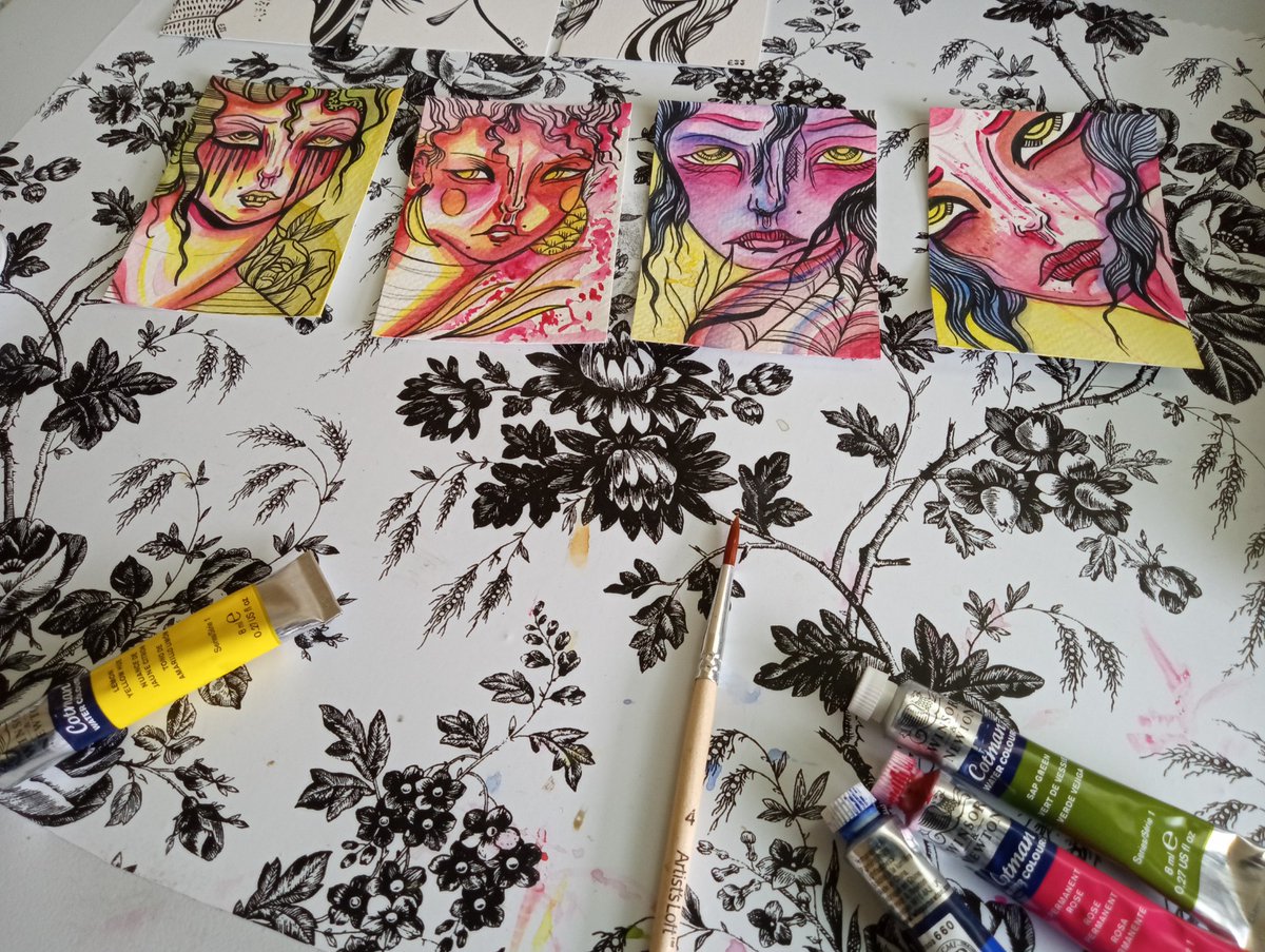 artofESS22's tweet photo. #pastelcore #aceo #artcards popping up for late spring. #ESS22 #buyartnotpeople #originalart #tinybrushclub #smallartforsmallspaces #dormart #decorateyourflat #femininefigurativeart available on eBay for a limited time. Ink and watercolor unframed on paper 2.5 x 3.5 inches. https://t.co/D6yW3Spomv