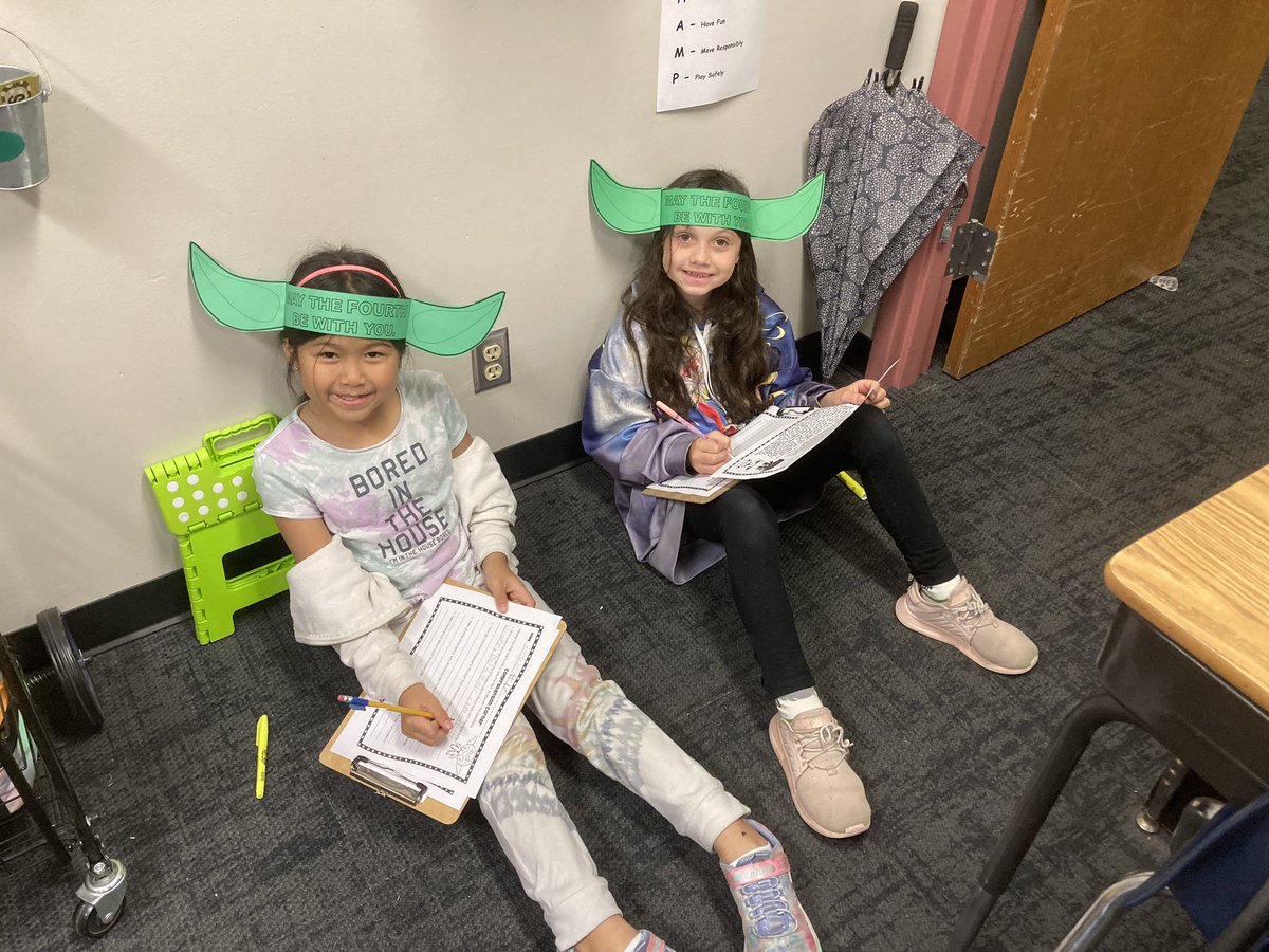 StanwicksKids's tweet photo. Working on finding text evidence and parts of speech in our Star Wars story. 
#wineteerstrong #derbyproud #May4thBeWithYou https://t.co/BGirWRX2VR