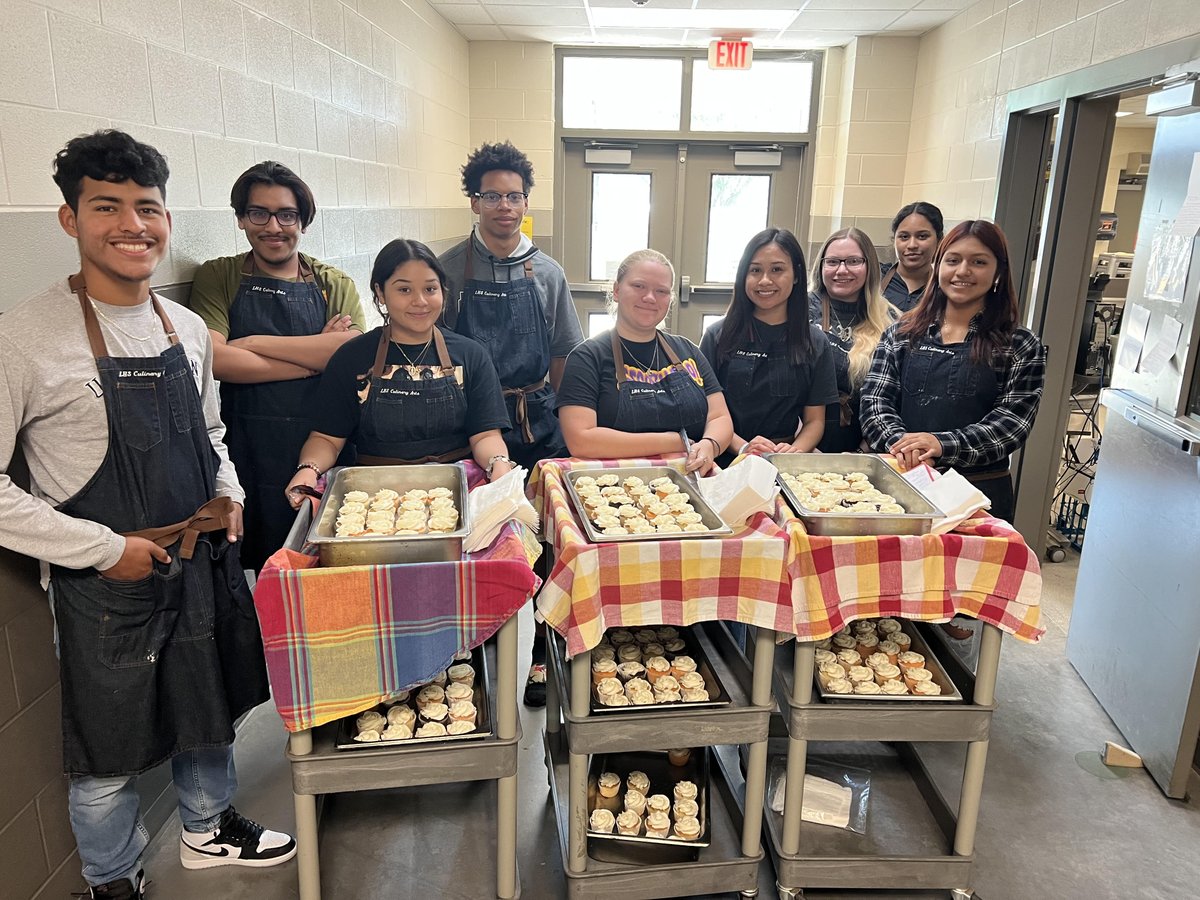 culinaryartslhs's tweet photo. Culinary catered Teacher Appreciation Snacks
5/1: Variety Cookies and Brownies & Water Bottles
5/2: Homemade popcorn, Spicy Pretzels & water bottles
5/3 Homemade Variety of cupcakes
Happy Teacher Appreciation Week at LHS!
#CTELockhart
#LockhartHS
#LOVEMYLISD
#Lockhart4People https://t.co/nNJKSUGpha