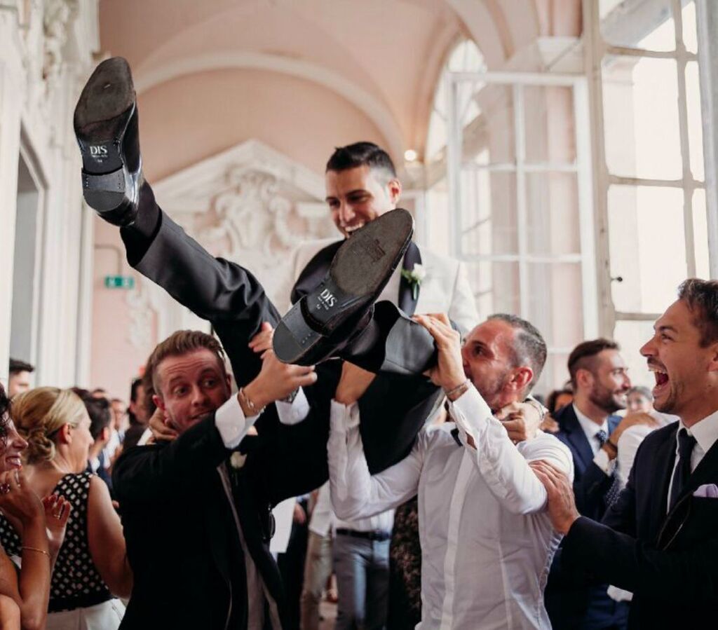 We care about walking with you on your most important days, making you feel unique and special through shoes made just for you.

#customshoes #handmade #italianstyle #atouchofuniqueness instagr.am/p/Cr0_MHvNKTM/