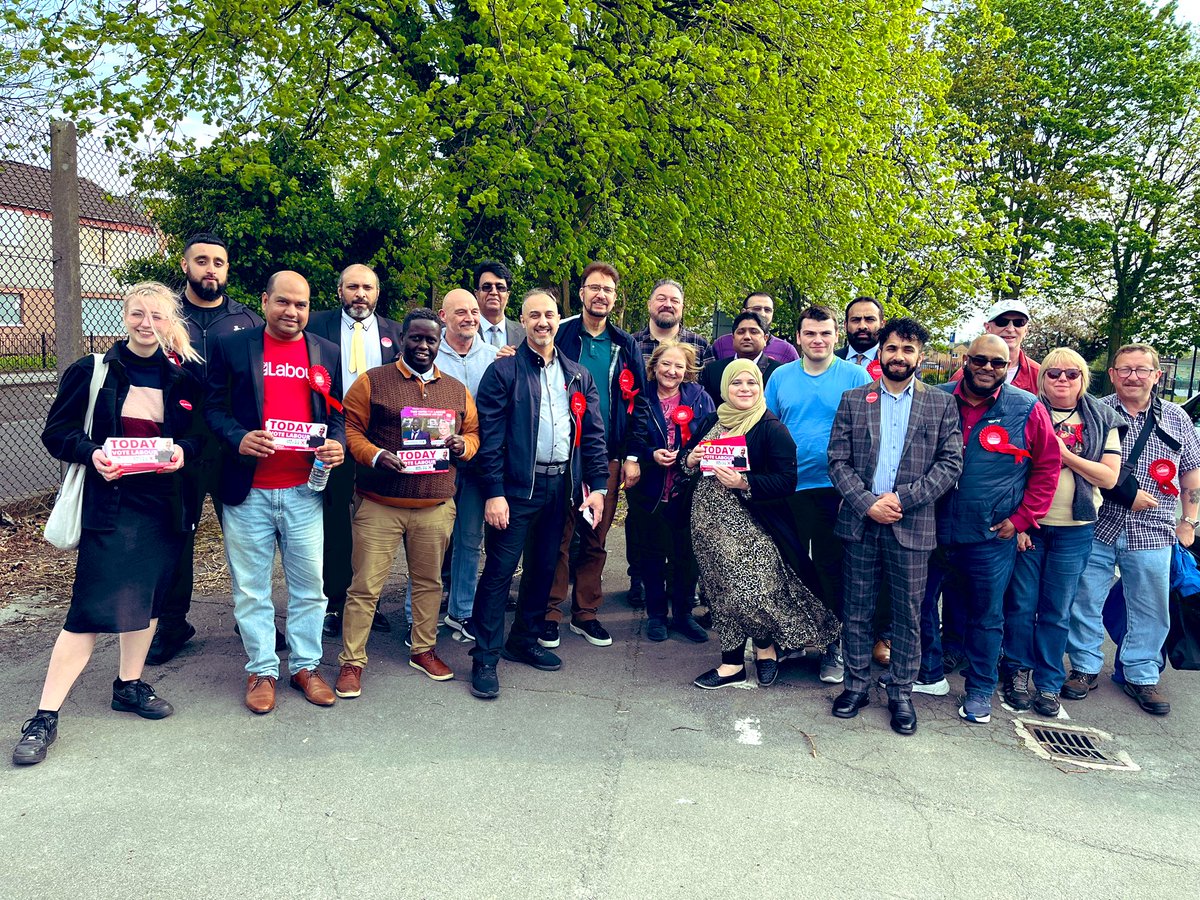 Fantastic turnout and responses on the #labourdoorstep while campaigning across #Ancoats and #Beswick #ThankYou to @Afzal4Gorton and our fantastic Cllrs and activists #VoteLabour 🌹