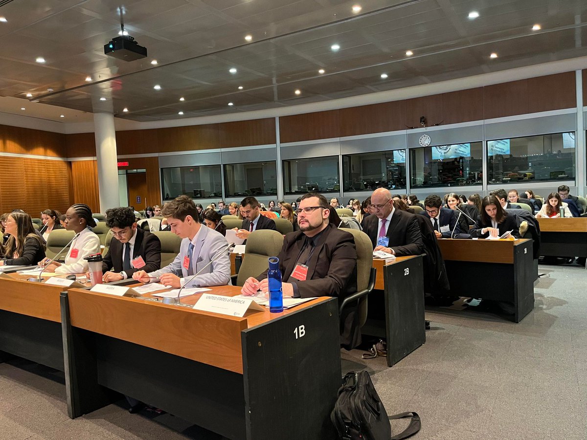 ✈️ L'édition 2023 de la Simulation OACI bat son plein! 

Voici quelques photos des délégations au travail lors des deux premières journées! 🌍

Nous en profitons pour remercier nos partenaires: <a href="/oaci/">OACI</a> , <a href="/Airbus/">Airbus</a> et l'Union européenne, qui nous soutiennent et nous accompagnent! ✈️