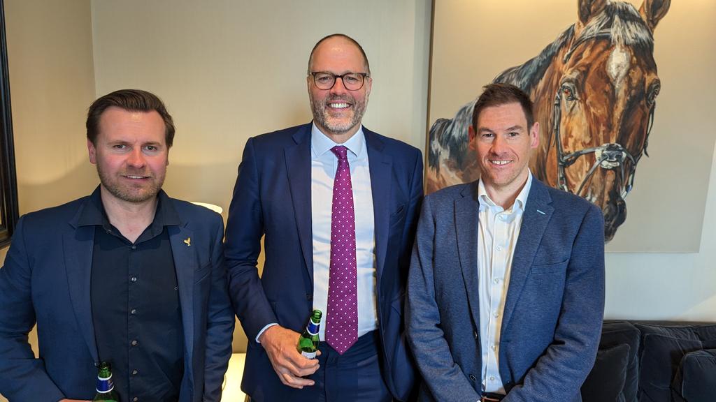 .<a href="/shelbygroupuk/">Shelby</a> annual date with the <a href="/MartinBayfield/">Martin Bayfield</a> at <a href="/YCCharity/">Yorkshire Children's Charity</a> CREA at <a href="/RuddingPark/">Rudding Park Hotel</a> What a great guy