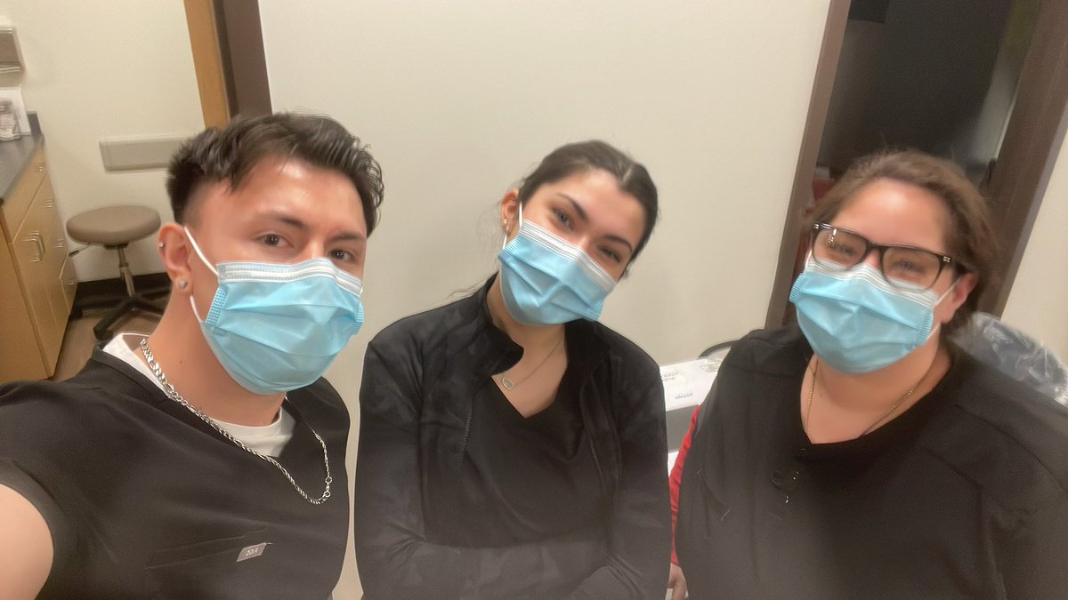 klombardo_wise's tweet photo. huge thanks to alexa and esteban for teaching me about ekgs and letting me observe the process!@YHSMrsMero #wise2023 https://t.co/2bYdoJb9MQ