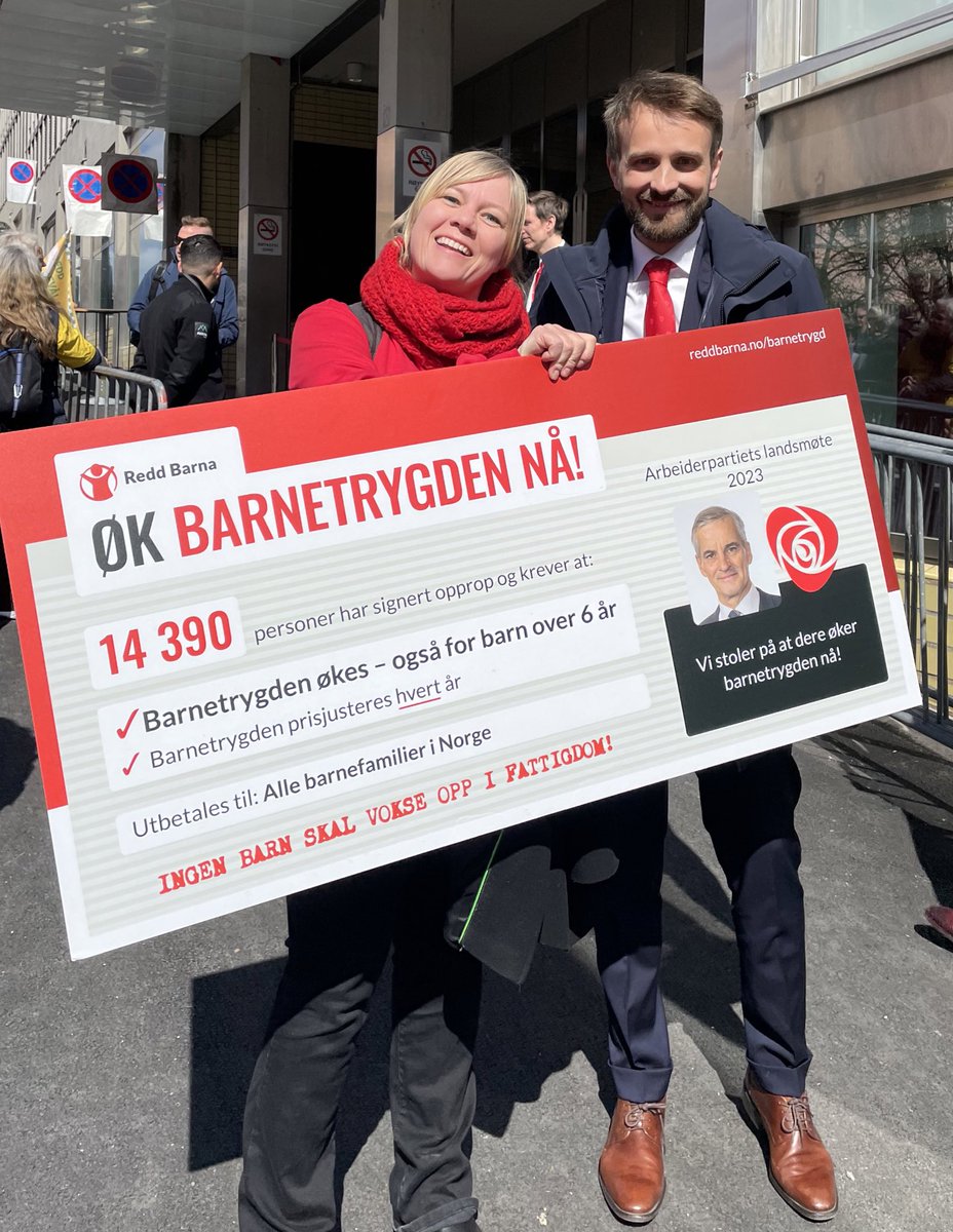 Redd Barna (@reddbarna) on Twitter photo Over 14 000 har signert Redd Barnas opprop for å øke #barnetrygden - for barn over 6 år. Nå håper vi <a href="/Arbeiderpartiet/">Arbeiderpartiet</a> og <a href="/jcvestre/">Jan Christian Vestre</a> vedtar å styrke den! #barnetrygd reddbarna.no/opprop/krev-at… Over 14 000 har signert Redd Barnas opprop for å øke #barnetrygden - for barn over 6 år. Nå håper vi <a href="/Arbeiderpartiet/">Arbeiderpartiet</a> og <a href="/jcvestre/">Jan Christian Vestre</a> vedtar å styrke den! #barnetrygd reddbarna.no/opprop/krev-at…