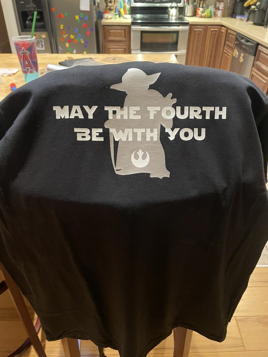DIYSchoolCnslr's tweet photo. Was literally making this shirt while DP was talking about โMay the Fourthโ at start of show. Right @KPlutko ?!! ๐
@dpshow @HiMyNameIsSeton @PrinceMarv13 @brooklynfritzy @PaulPabst
#danpatrick #dpshow #chatrow #danettes #May4thBeWithYou #StarWarsDay https://t.co/TchFHyFfCP