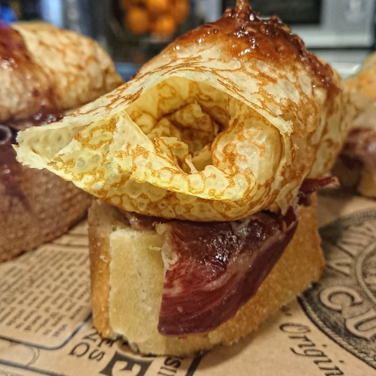 Gille_RM's tweet photo. Urdaiazpiko eta urdin gazta beteriko rollitoa ezin dela falta diotenean.
#Euskalherria #Basquecountry #Barakaldo #Urdaiazpikoa #Urdingazta #Roquefort #Rollito https://t.co/voQQ2NsswQ