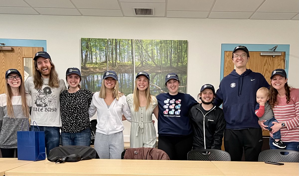 End-of-year celebration in the lab to say goodbye to our graduating seniors. ❤️ And now we all have 🔥 KwapisLab hats!
