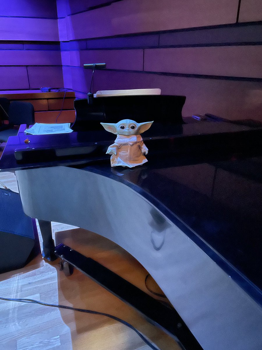 Yoda is ready for our concert! See everyone at 4:30 pm #maythe4thbewithyou ⁦<a href="/alcdsb_sttm/">St. Thomas More CS</a>⁩ ⁦<a href="/MollyBrant_LDSB/">Molly Brant ES</a>⁩ ⁦<a href="/QueensEduc/">Faculty of Education</a>⁩ ⁦<a href="/queensuisabel/">The Isabel</a>⁩