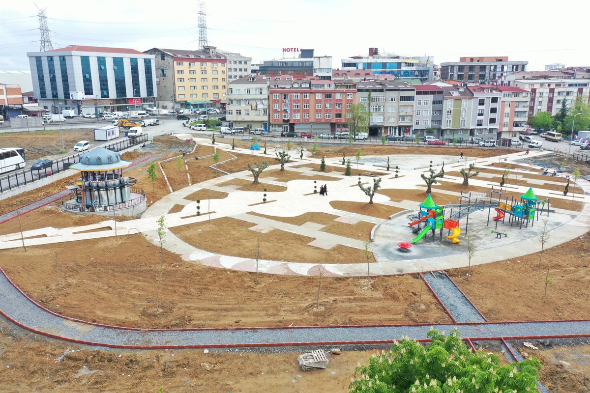 sultangazibeled's tweet photo. Fazlı Hayırlıoğlu Parkımızın yapım çalışmasına tüm hızıyla devam ediyoruz 🌳🌷 🛝

📍İsmetpaşa Mahallesi https://t.co/6nBEAlMSQg