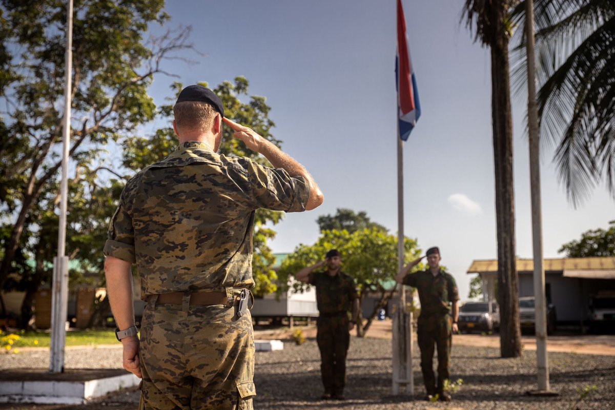 kon_marine's tweet photo. Vrijheid is niet vanzelfsprekend. Daarom zijn wij stil. Voor toen en nu. Waar dan ook ter wereld. 

Vandaag herdenken wij allen die omkwamen strijdend voor onze vrijheid. 

Opdat wij nooit vergeten. 🫡

#koninklijkemarine #4mei https://t.co/Uelr5BYB3x