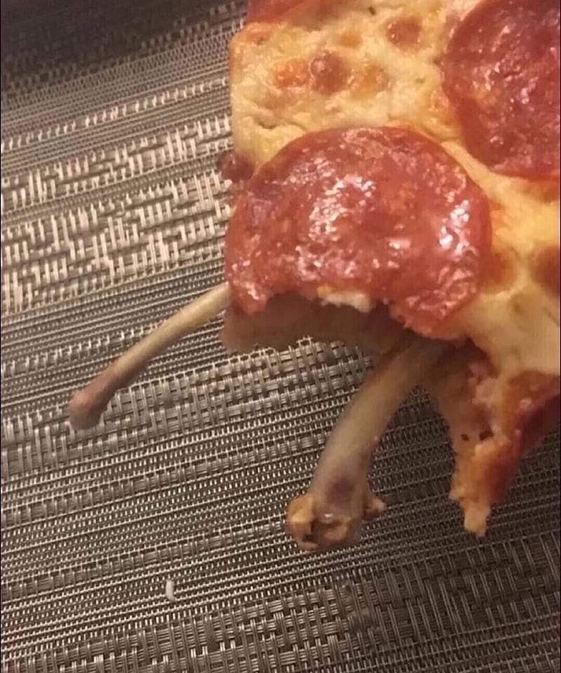 BGL_gg's tweet photo. Do yall prefer your pizza with the bone or boneless? https://t.co/5pRatAZg0o