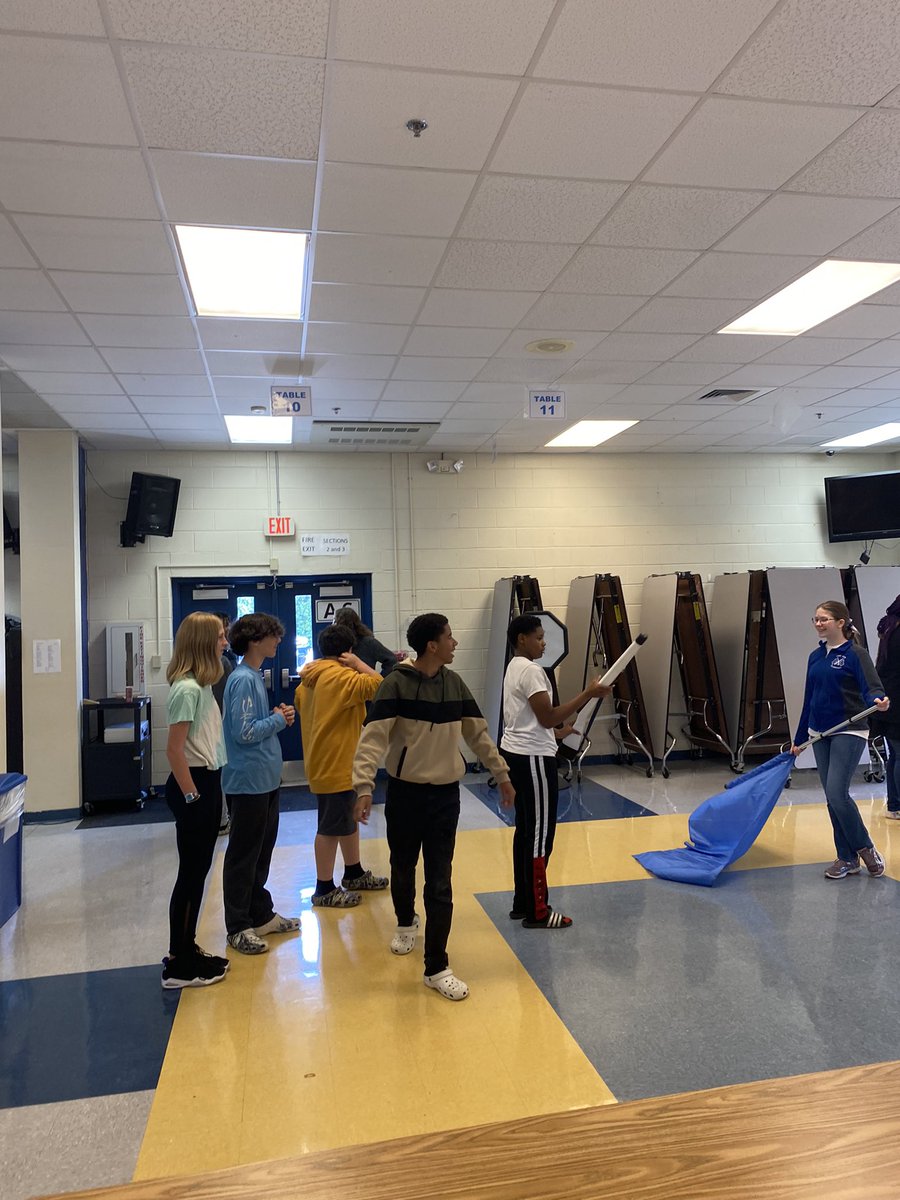 RLPurvis's tweet photo. YHS Colorguard members demonstrating and recruiting for YHS marching band at Yorktown MS. Lots of fun!! @ShannonSButler #yhsband #colorguard #falconfam #marchingbandiscool https://t.co/uHymu1Qgh0