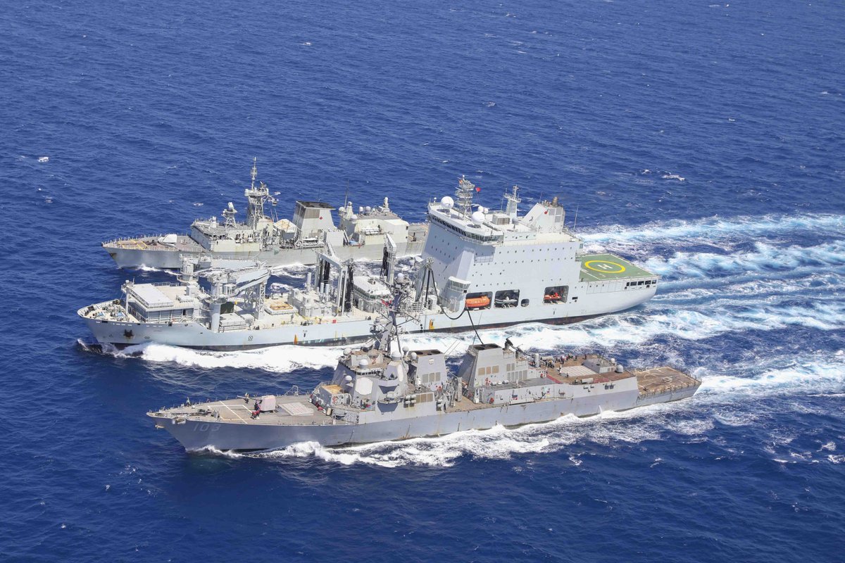 SurfaceWarriors's tweet image. ⚓Replenishment-At-Sea with our Neighbors from the North!🇺🇸🇨🇦

📸 From right to left, @USNavy guided-missile destroyer USS Truxtun (DDG 103), @RoyalCanNavy supply ship MV Asterix and frigate HMCS Montreal (FFH 336) conduct a replenishment-at-sea in the Red Sea, May 3, 2023.