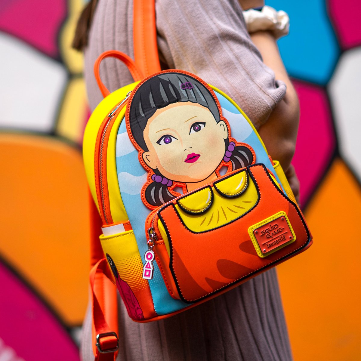 Geek_Core's tweet photo. 🔴🟢 Red light! Green Light!
Coming soon exclusively to GeekCore in EMEA region is the infamous doll, Young-hee, from @NetflixUK's @squidgame Complete with illuminating eyes and haunting singing; she's a real show-stopper.
https://t.co/62oLiFMbhx

@Loungefly https://t.co/CeAVeBK8qP