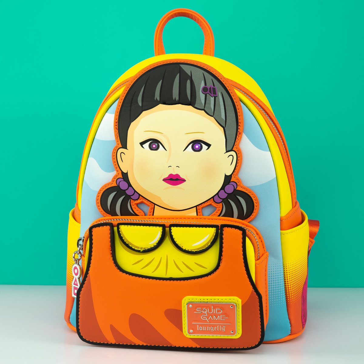 Geek_Core's tweet photo. 🔴🟢 Red light! Green Light!
Coming soon exclusively to GeekCore in EMEA region is the infamous doll, Young-hee, from @NetflixUK's @squidgame Complete with illuminating eyes and haunting singing; she's a real show-stopper.
https://t.co/62oLiFMbhx

@Loungefly https://t.co/CeAVeBK8qP