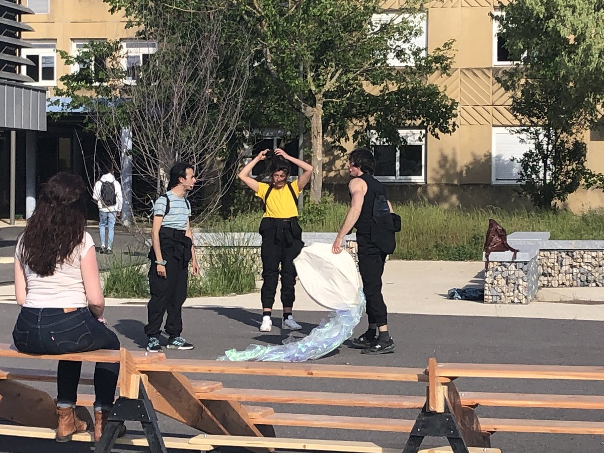 CVLMDL_LAFFEMAS's tweet photo. #RÉPÉTITION! 
Dans le cadre de la #semainedelaculture au lycée @AlgoudLaffemas les Ïnuée se sont déplacés pour nous présenter leur spectacle « La Zone »
A DEMAIN ! https://t.co/EY0Rpyhith