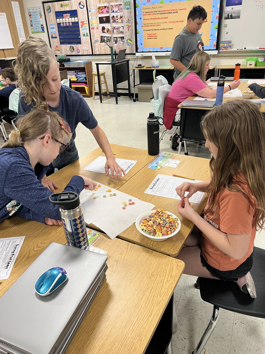 ibesmrgraham4's tweet photo. Using some fruit loops to practice our division skills. #ibtigerpride https://t.co/StapSXsIrn