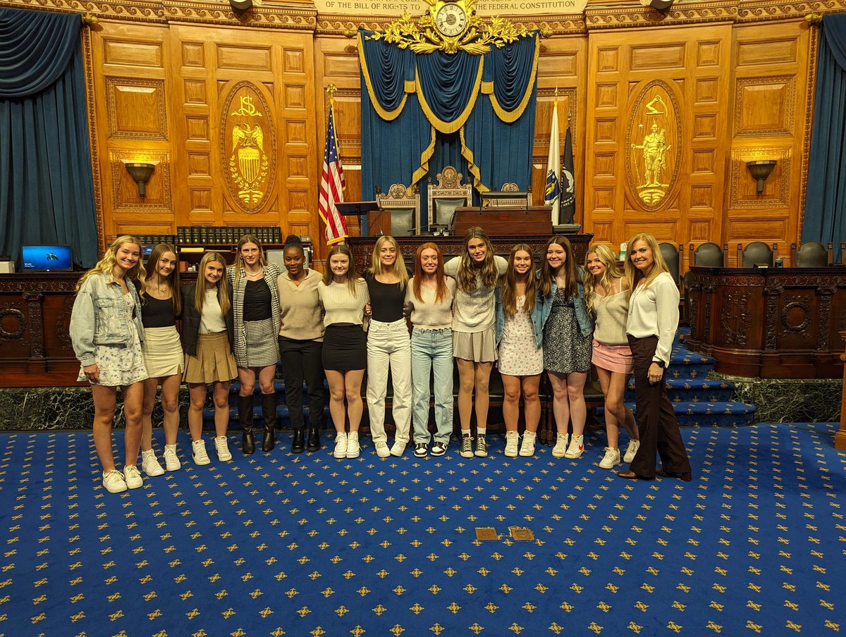 ldowns30's tweet photo. Spent the day with my Warriors at the State House and had the opportunity to meet with Gov. Healey, State Representative Barrows and Senator Feeney - so  appreciative of the time they all spent with us and incredibly grateful to hang out with my favorite girls for a few hours! https://t.co/qYdHlSgVnn