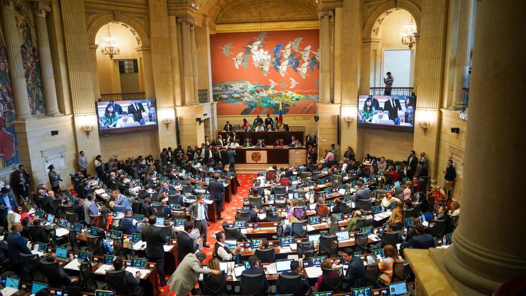velascoluisf's tweet photo. La @CamaraColombia votó positivamente el art. 91 del #PND, el cual fortalece la economía popular a través de las Asociaciones Público Populares.

Para un país de cambio se debe avanzar en la Justicia Económica y Social en el territorio nacional.

#ElPlanDeLaGente | @MinInterior https://t.co/TDbImDc9Yk
