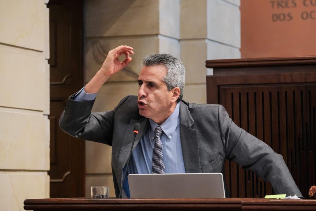 velascoluisf's tweet photo. La @CamaraColombia votó positivamente el art. 91 del #PND, el cual fortalece la economía popular a través de las Asociaciones Público Populares.

Para un país de cambio se debe avanzar en la Justicia Económica y Social en el territorio nacional.

#ElPlanDeLaGente | @MinInterior https://t.co/TDbImDc9Yk